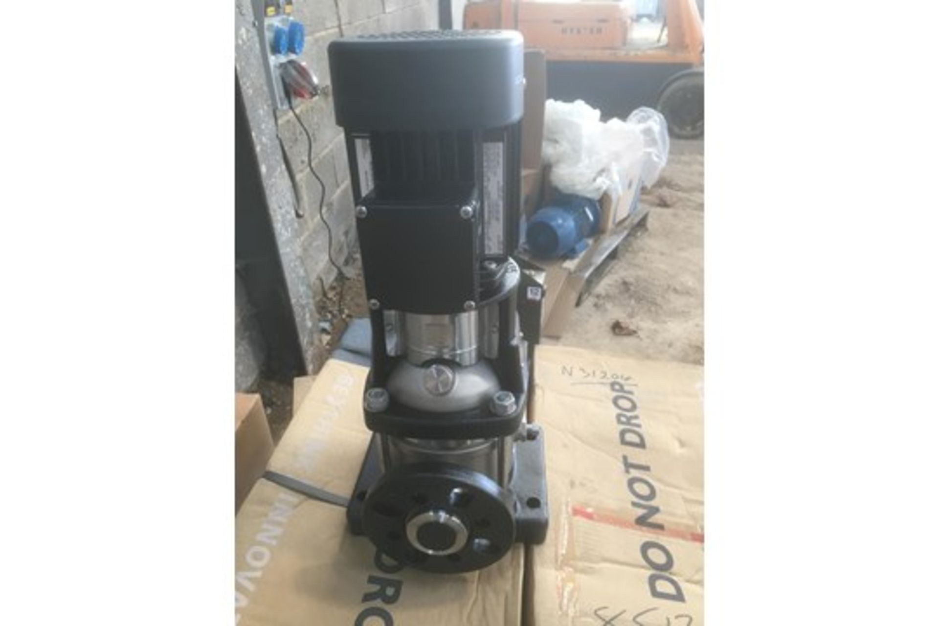 2 x Grundfos CRN-2 pump 0.55kW - Image 4 of 5