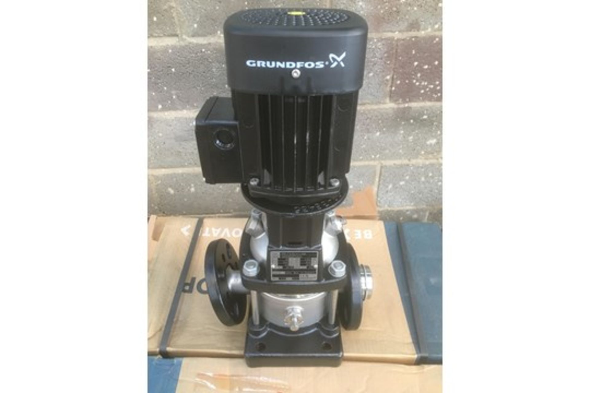 2 x Grundfos CRN-2 pump 0.55kW - Image 2 of 5