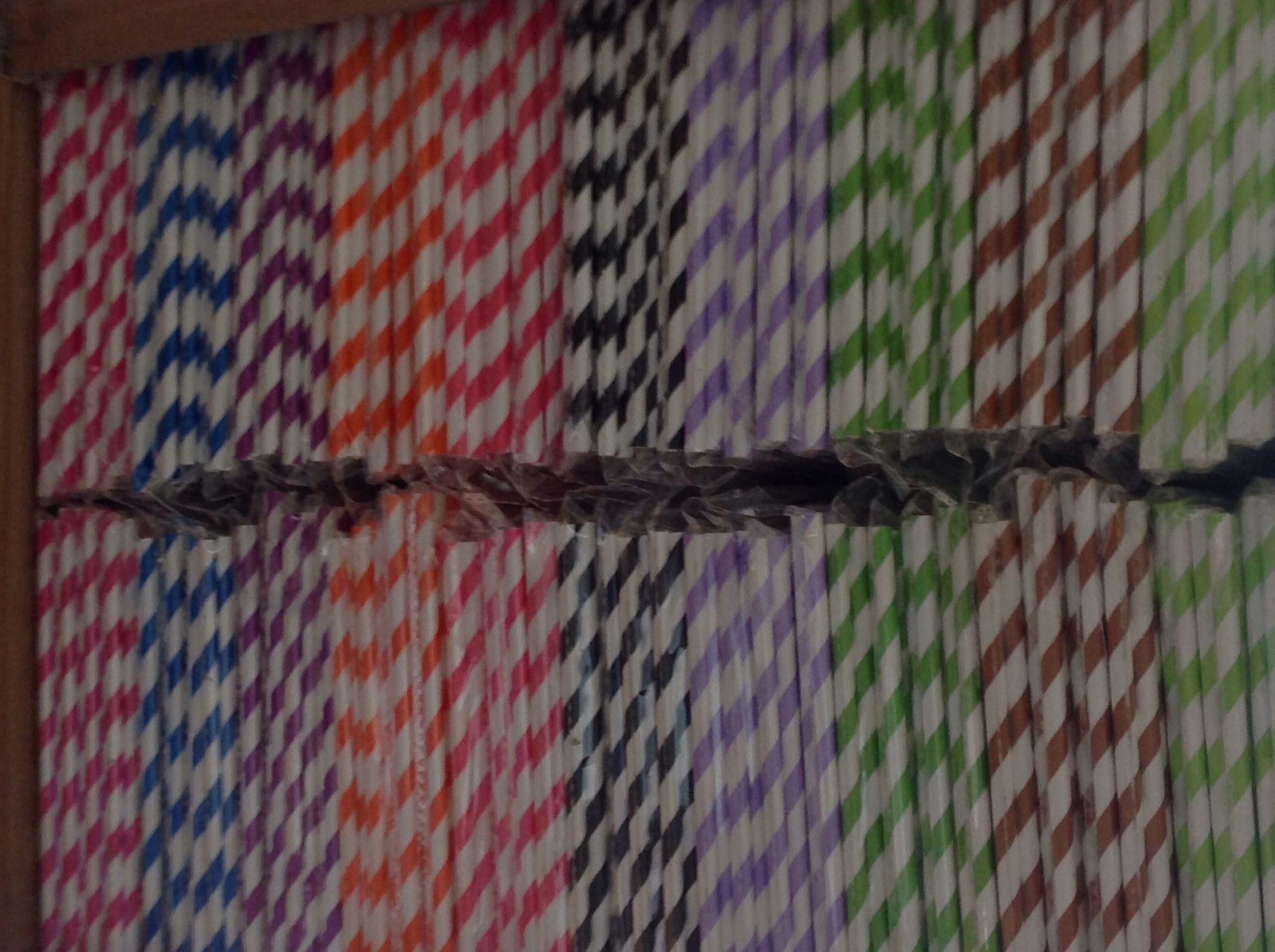 400,000 Multi Coloured Paper Straws - Image 3 of 6