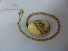 A 9ct Gold Pendant Locket on a 9ct Gold Chain