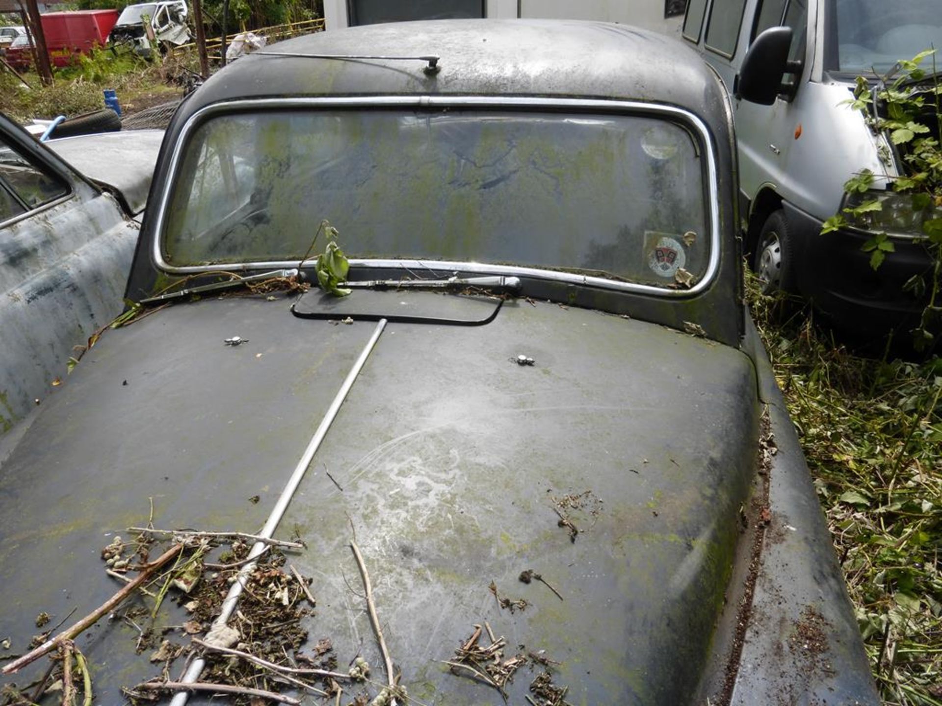 A Rover P4 (in need of restoration) - Image 3 of 15