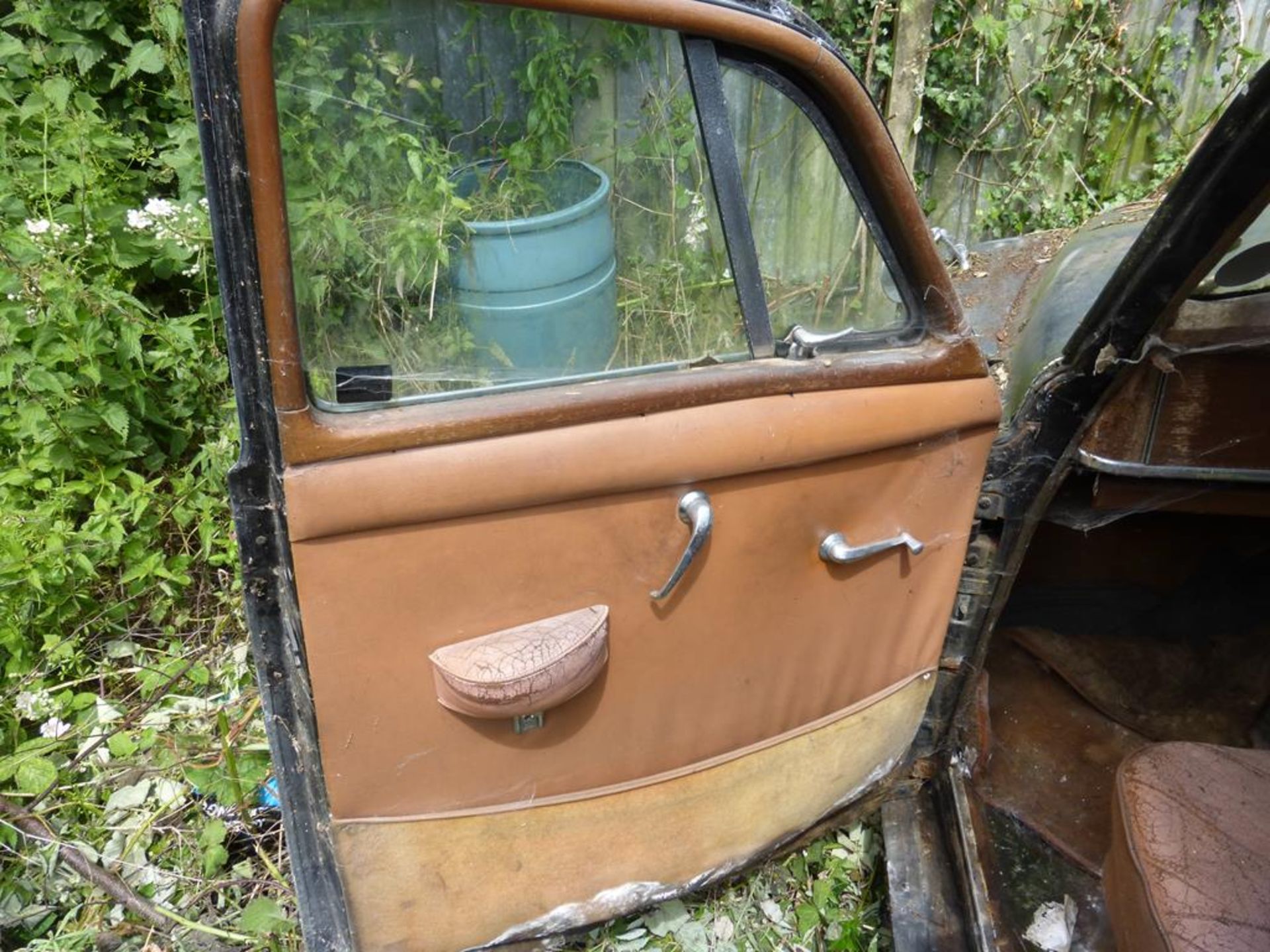 A Rover P4 (in need of restoration) - Image 7 of 15