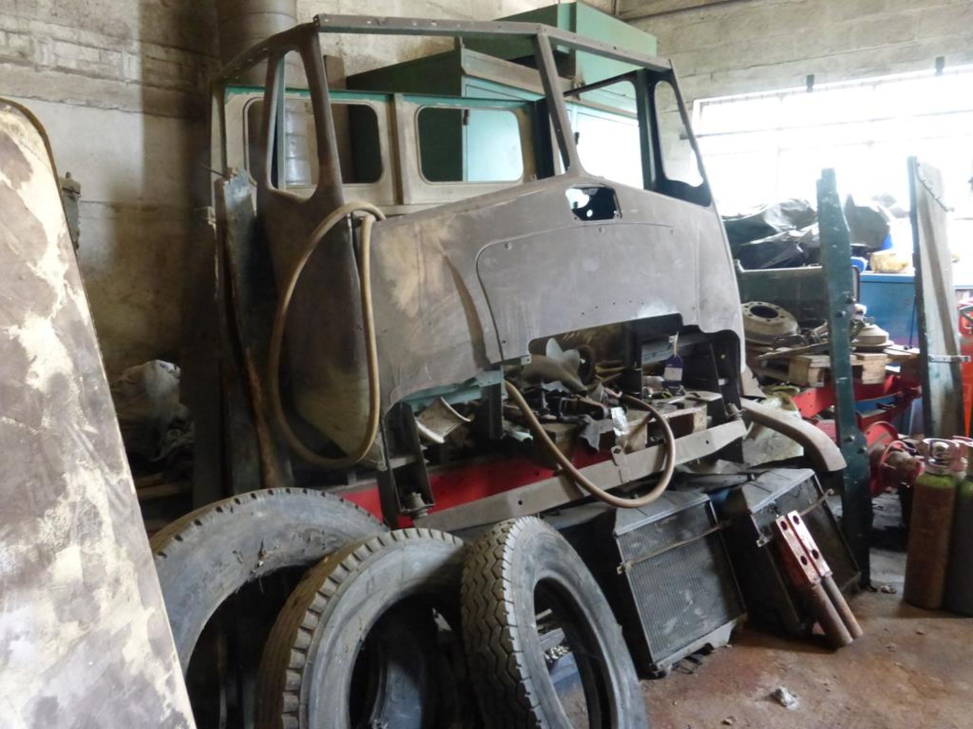 A 1950's Morris Series 3 Flat Bed Lorry - Image 2 of 13