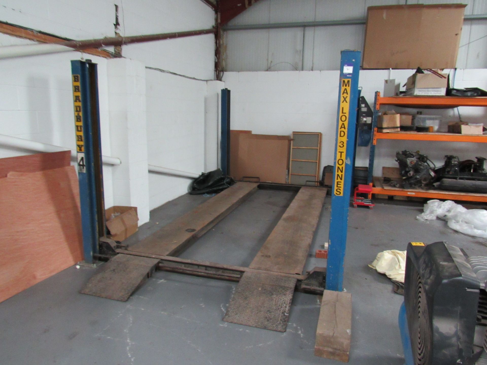 Bradbury 3 1284 3 40 Series 4 Post Vehicle Lift 3000kg, Year 1987 (Located at Unit 11)