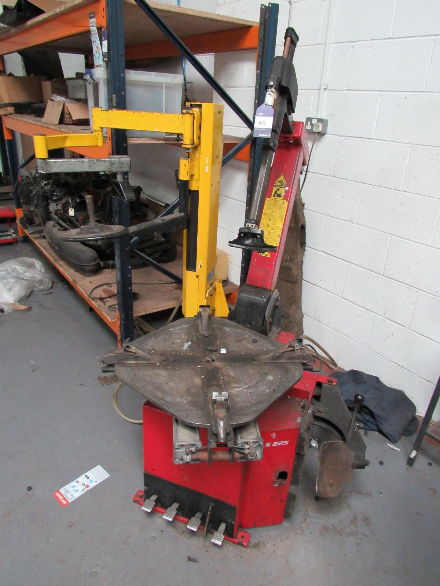 Guilliano S225 Tyre Changer, Serial Number 1900200104, 2005 (Located at Unit 11) - Image 3 of 4