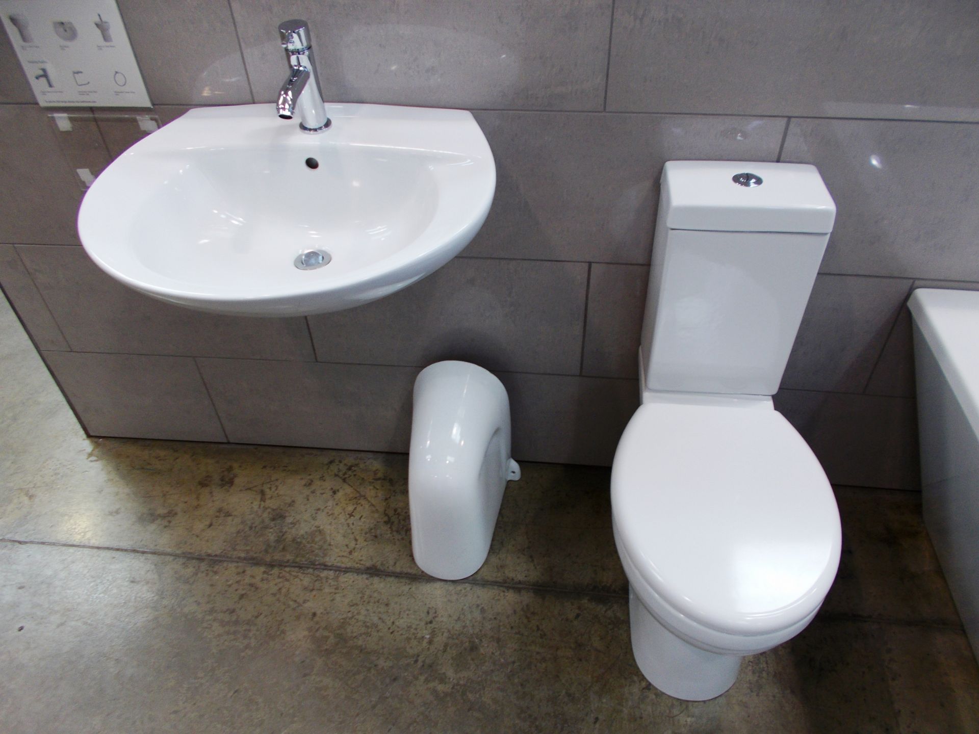 Soho bath, with Mytime toilet and basin. RRP £1,600 - Image 3 of 5