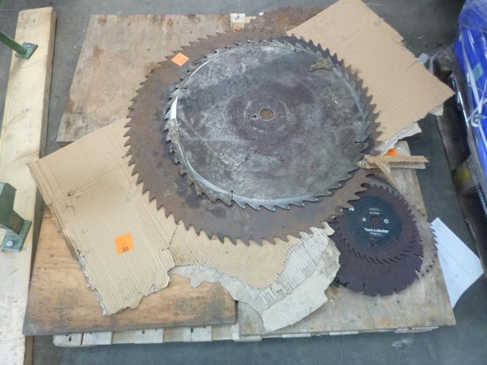 Pallet of assorted Circular Saw Blades - Image 2 of 3