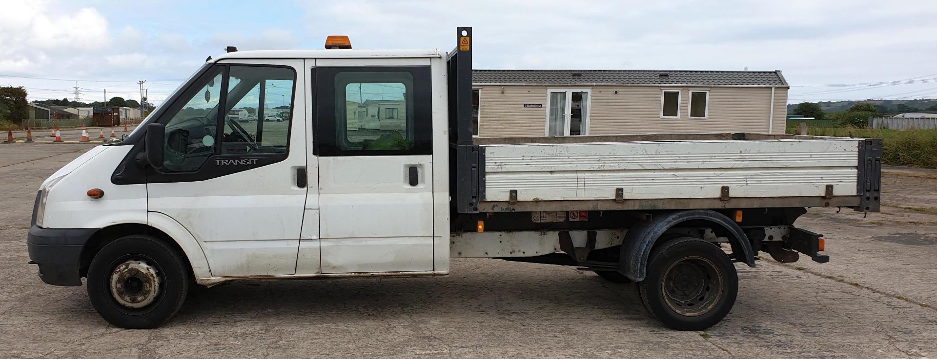 Ford Transit 350 LWB Diesel RWD Double Cab Chassis - Image 4 of 9