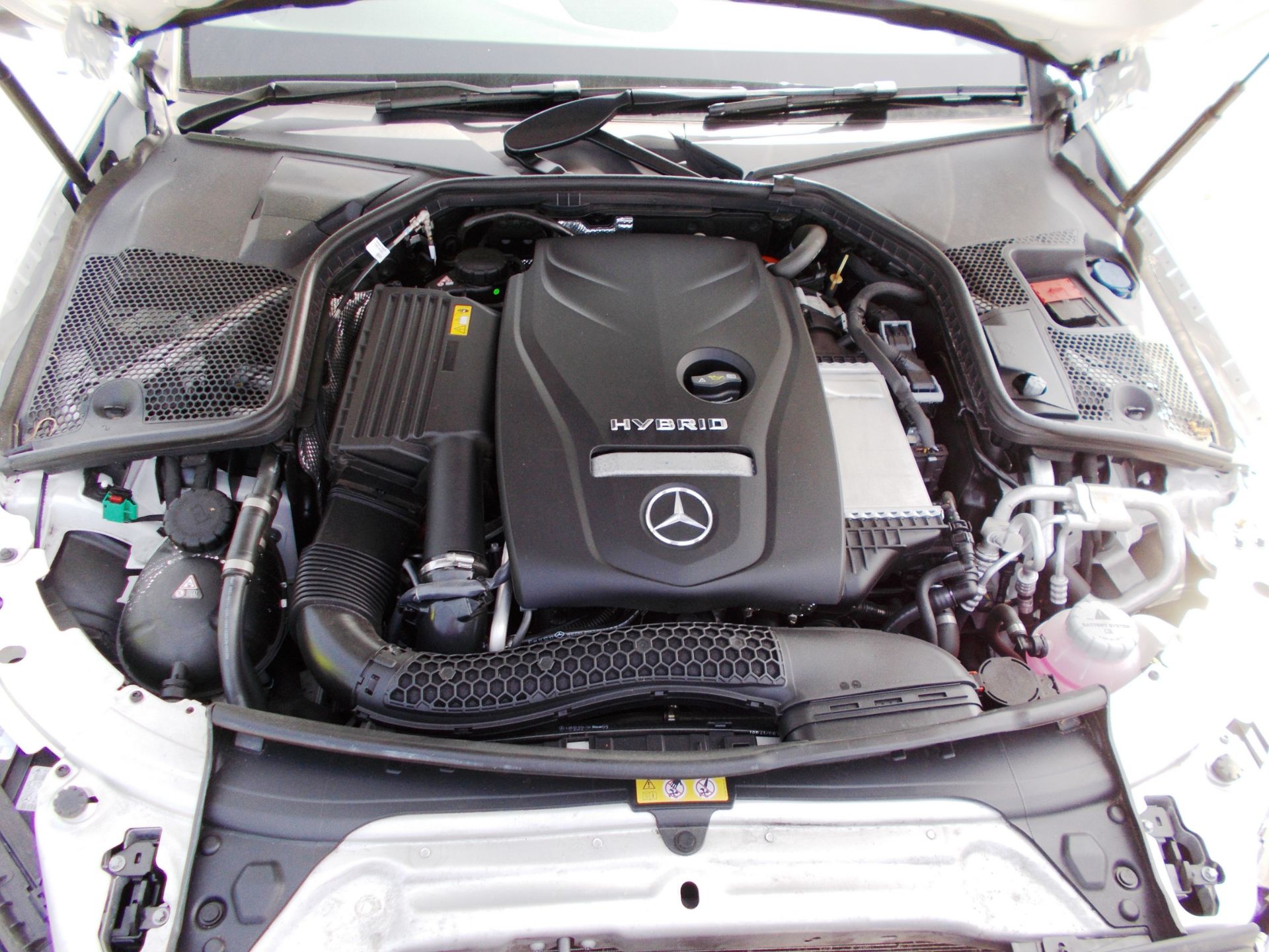 Mercedes Benz C Class C350e Sport 4 Door Auto Hybrid Elec 4 Door Saloon (alternative fuel car) - Image 22 of 22