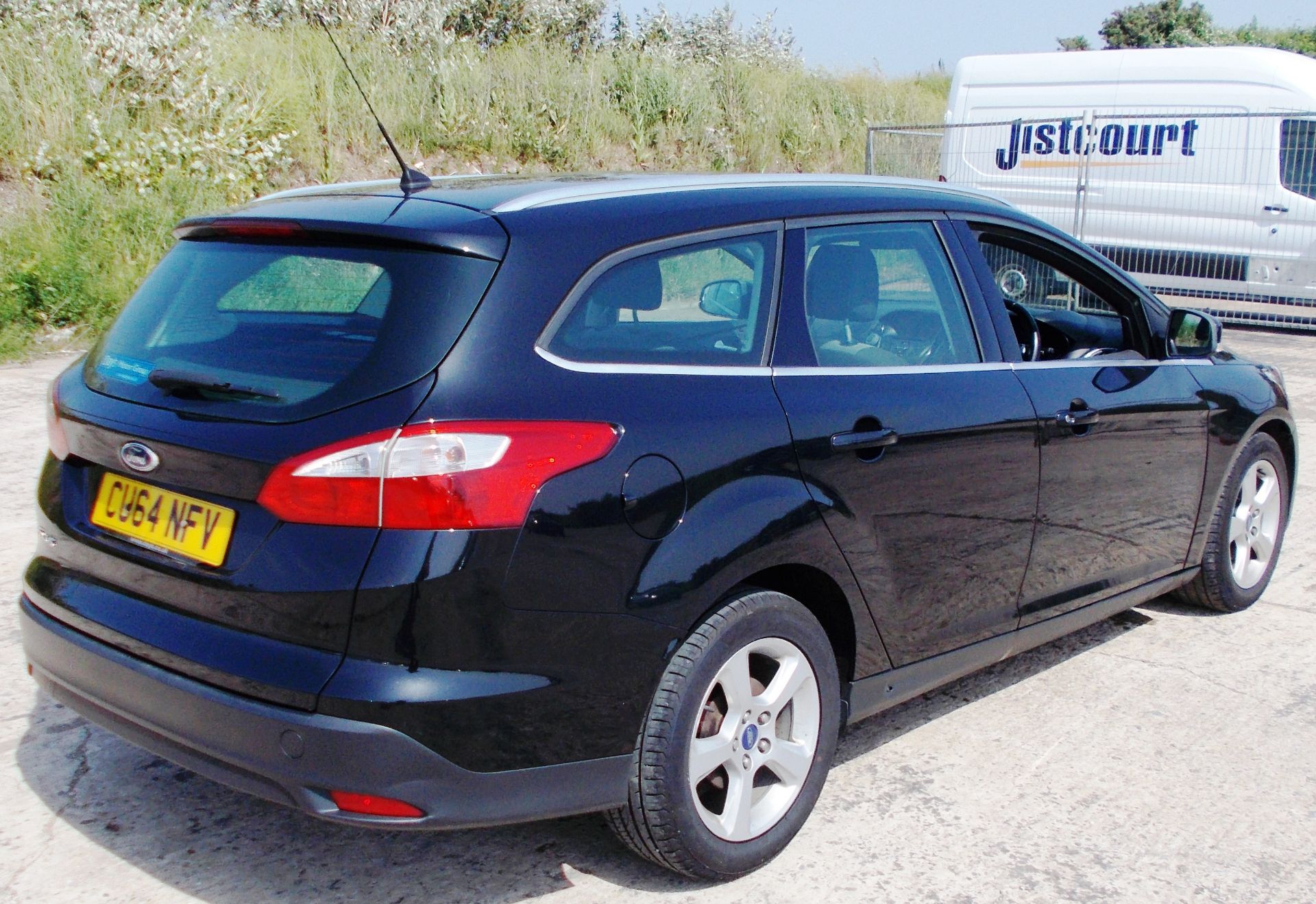 Ford Focus Zetec Navigator 1.6TDCI Estate, registration CU64 NFV, date of registration 24 December - Image 5 of 15