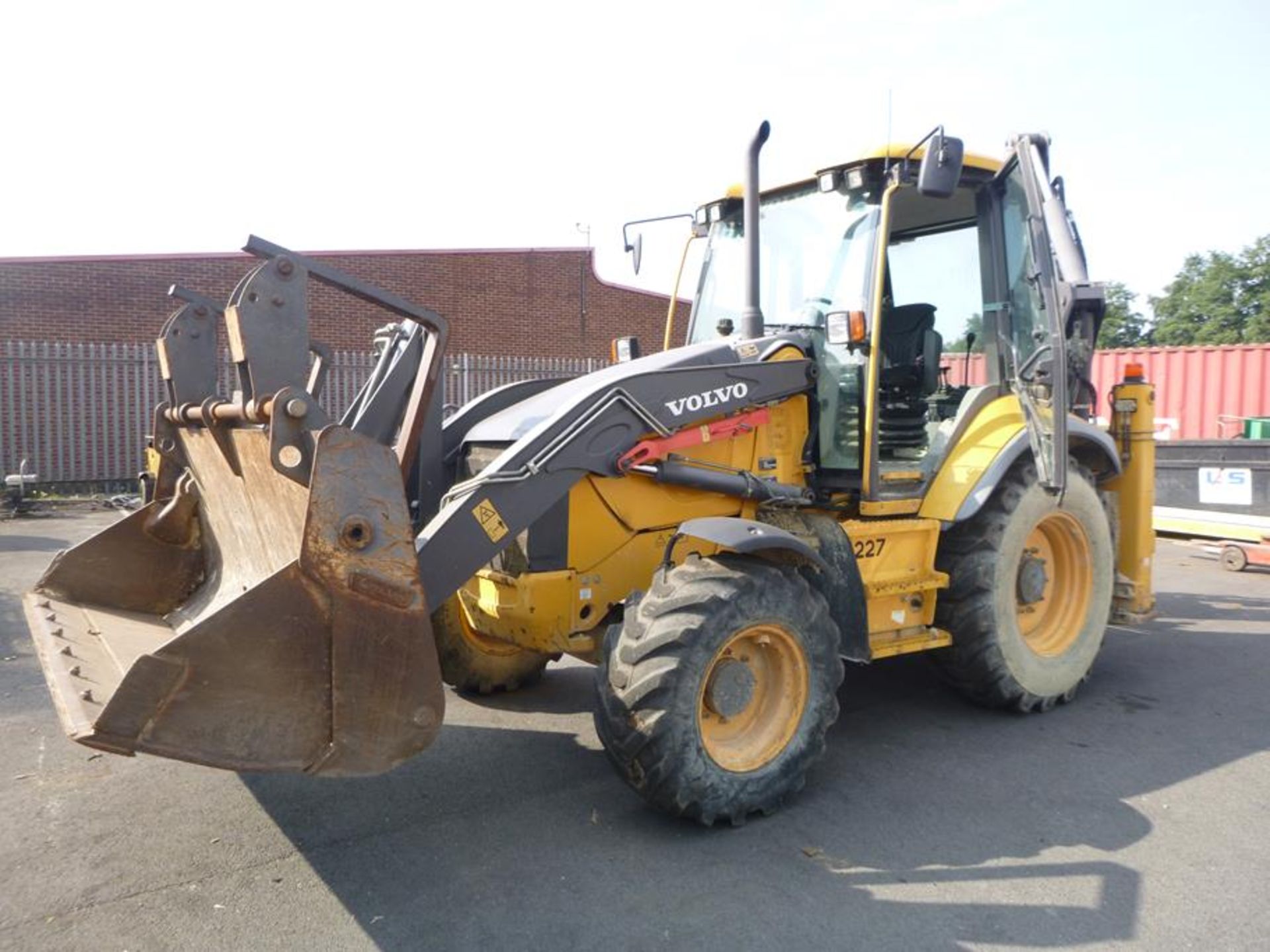 2012 Volvo BL71B Backhoe Loader - Image 4 of 24