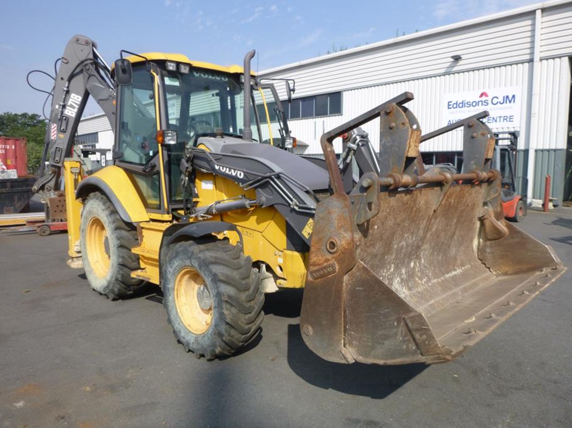 2012 Volvo BL71B Backhoe Loader - Image 2 of 24