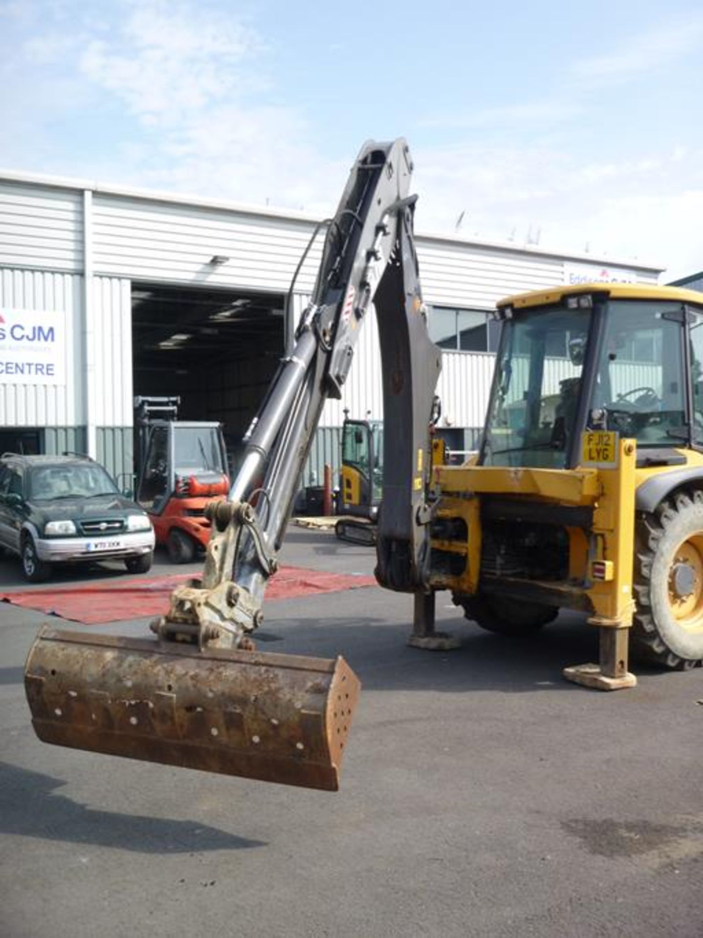 2012 Volvo BL71B Backhoe Loader - Image 13 of 24