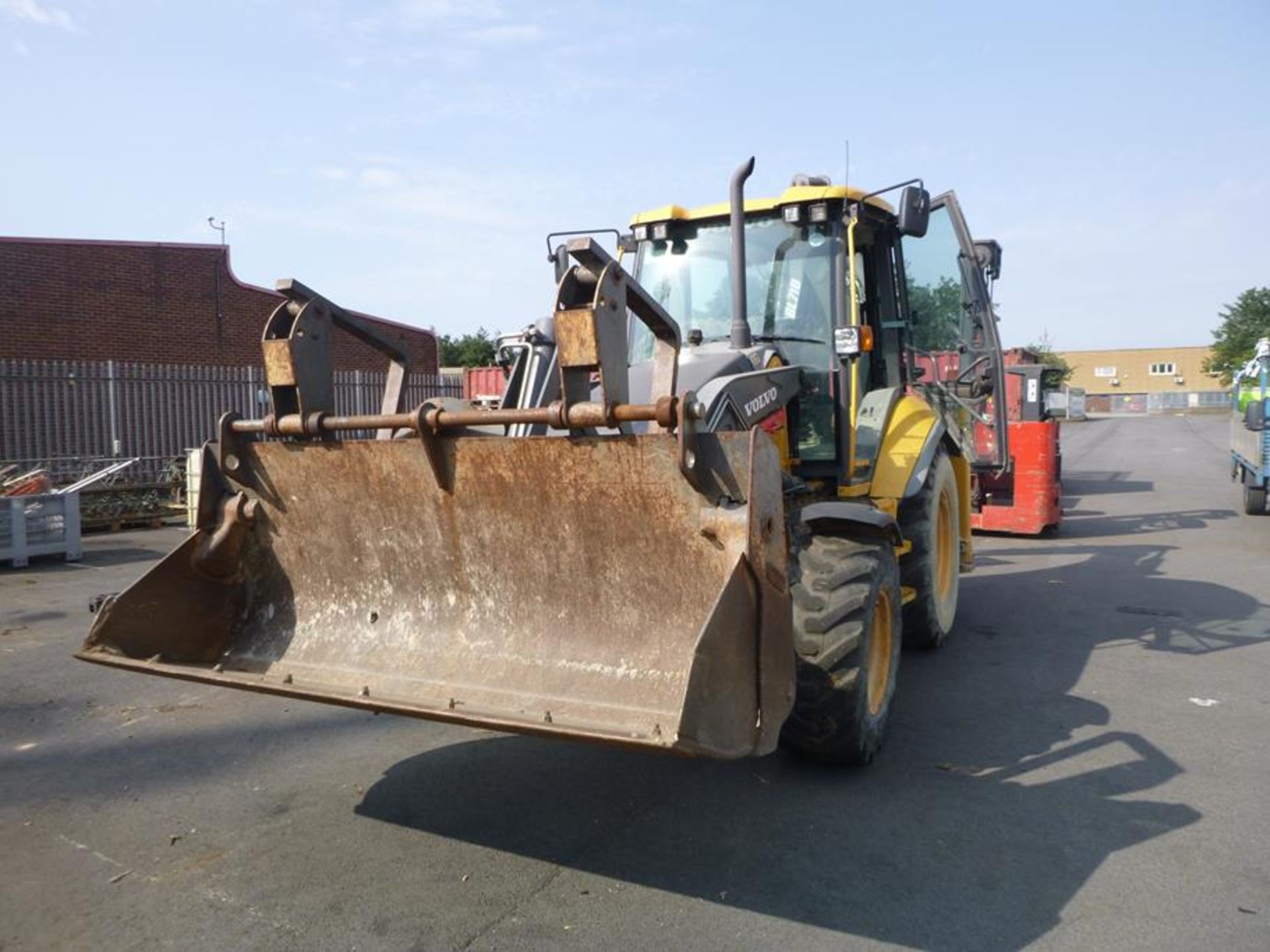 2012 Volvo BL71B Backhoe Loader - Image 3 of 24