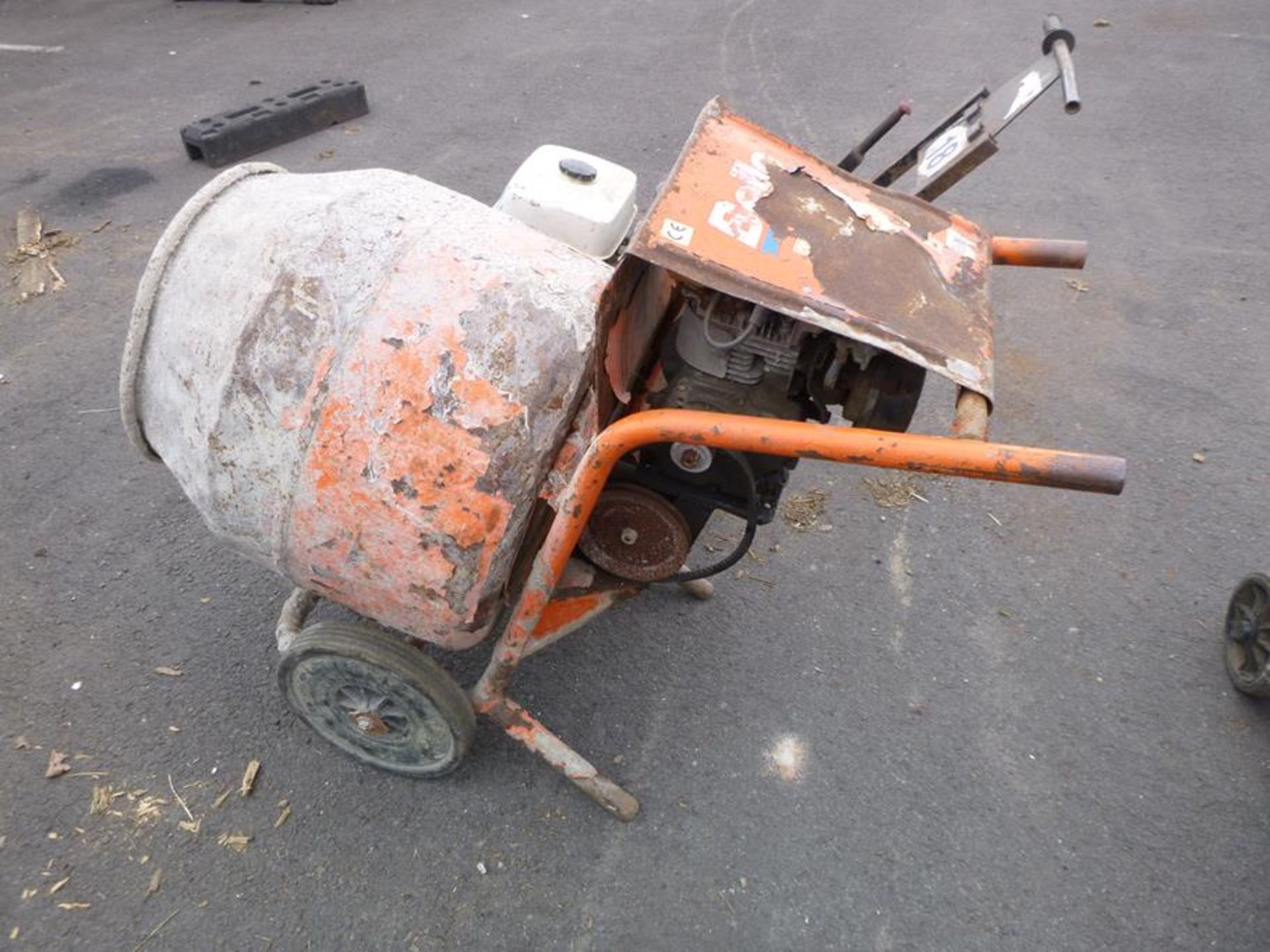 Belle Cement Mixer and Floor Saw - Image 4 of 4