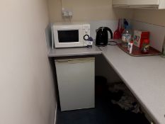 Contents of Kitchen to include 1 x LEC R450WS under counter Fridge Freezer, Serial Number