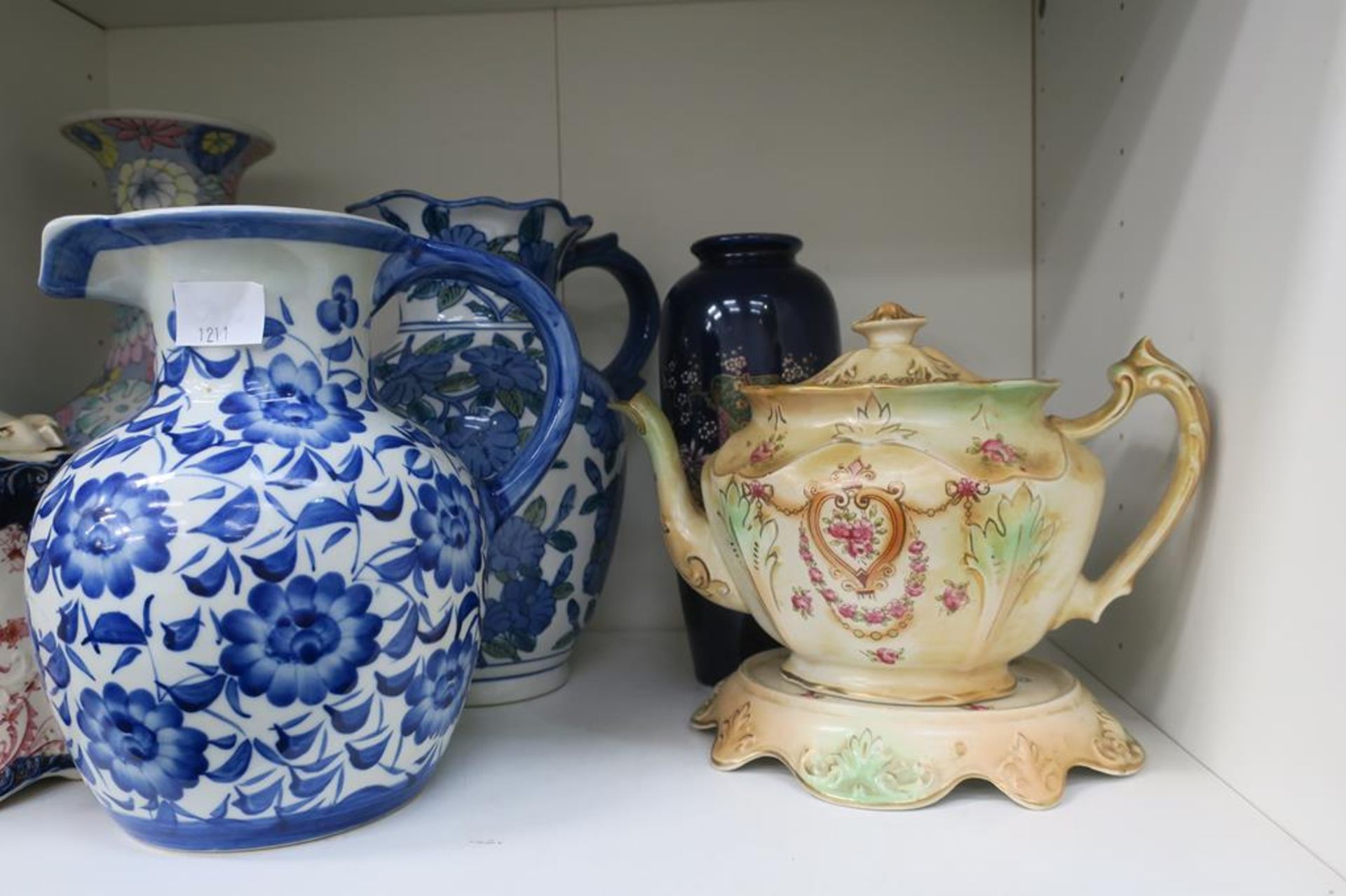 Teapots, Figurines and other Ornaments - Image 3 of 13