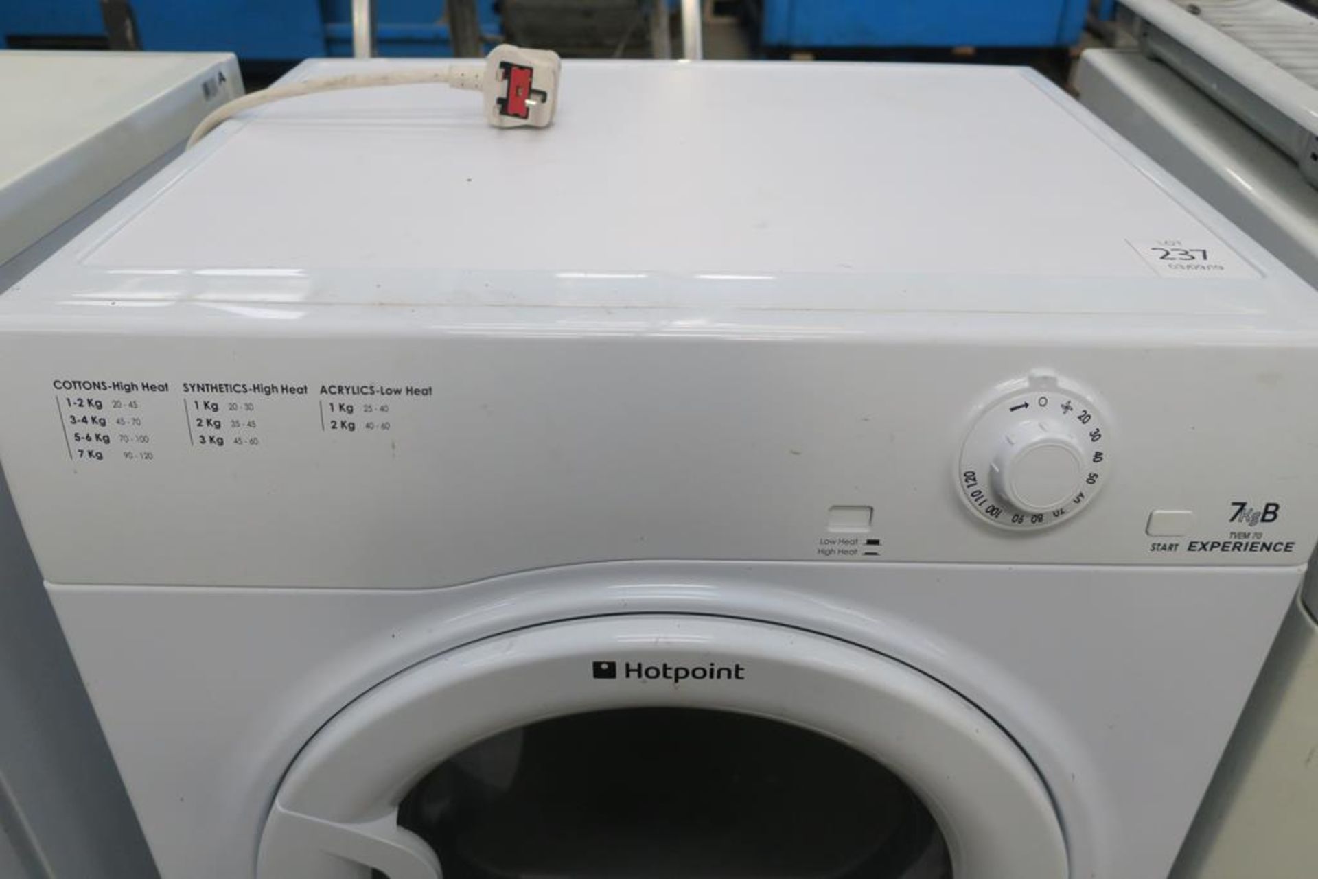 Hotpoint 7Kg TVEM 70c Experience Tumble Dryer - Image 2 of 2