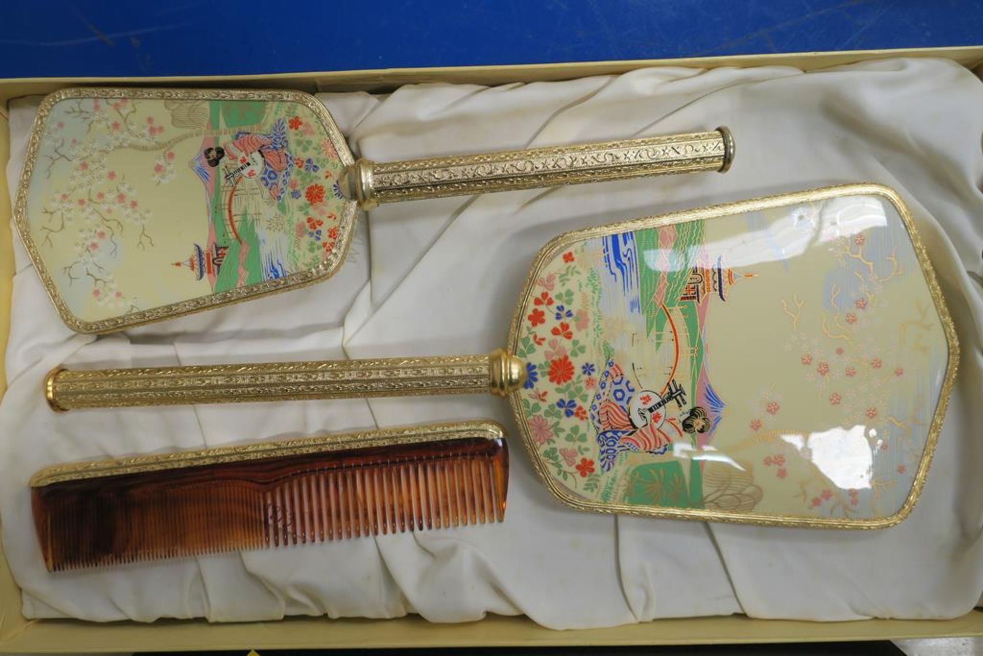 A Boxed Presentation Set of Teaspoons together wit - Image 3 of 3