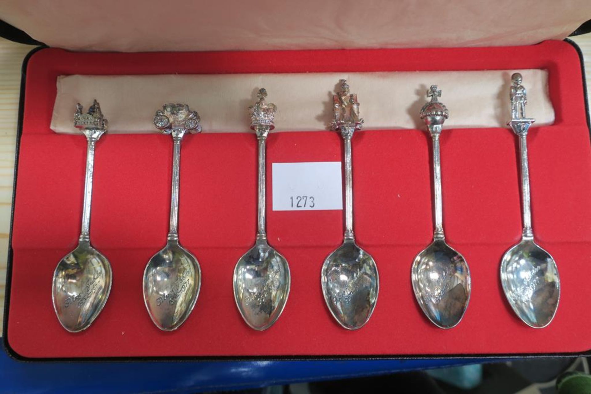A Boxed Presentation Set of Teaspoons together wit - Image 2 of 3