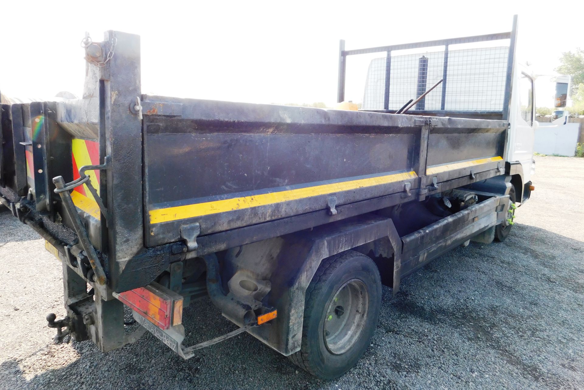 Mercedes 1018 10T Tipper Wagon, registration YJ56 YNY, first registered 1 December 2006, odometer - Image 5 of 9