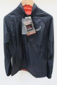 INOV-8 AT/C Thermoshell Synthetic Womens Jacket in Black/Coral size 12