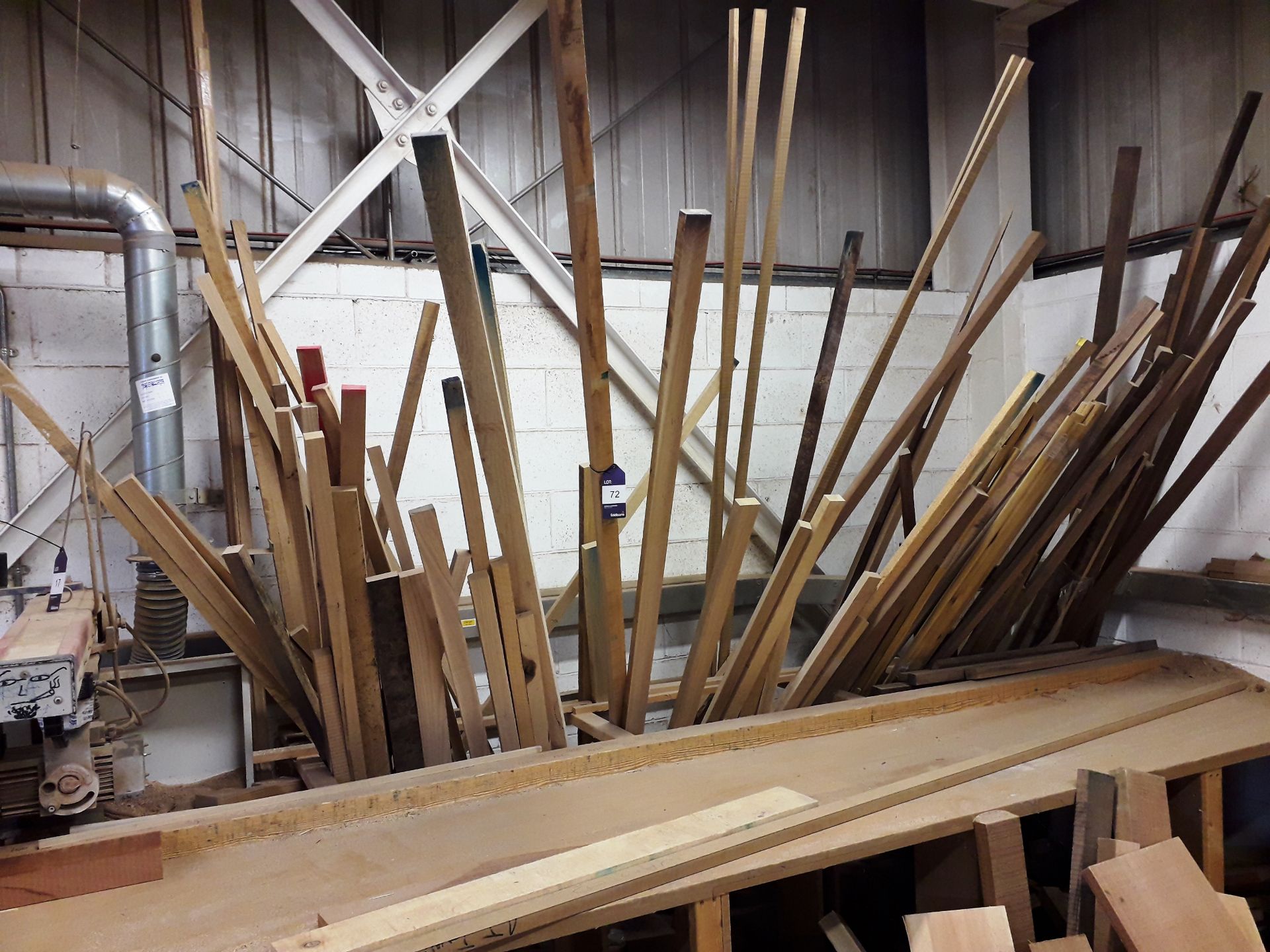 Large quantity of cut lengths of Hardwood & other