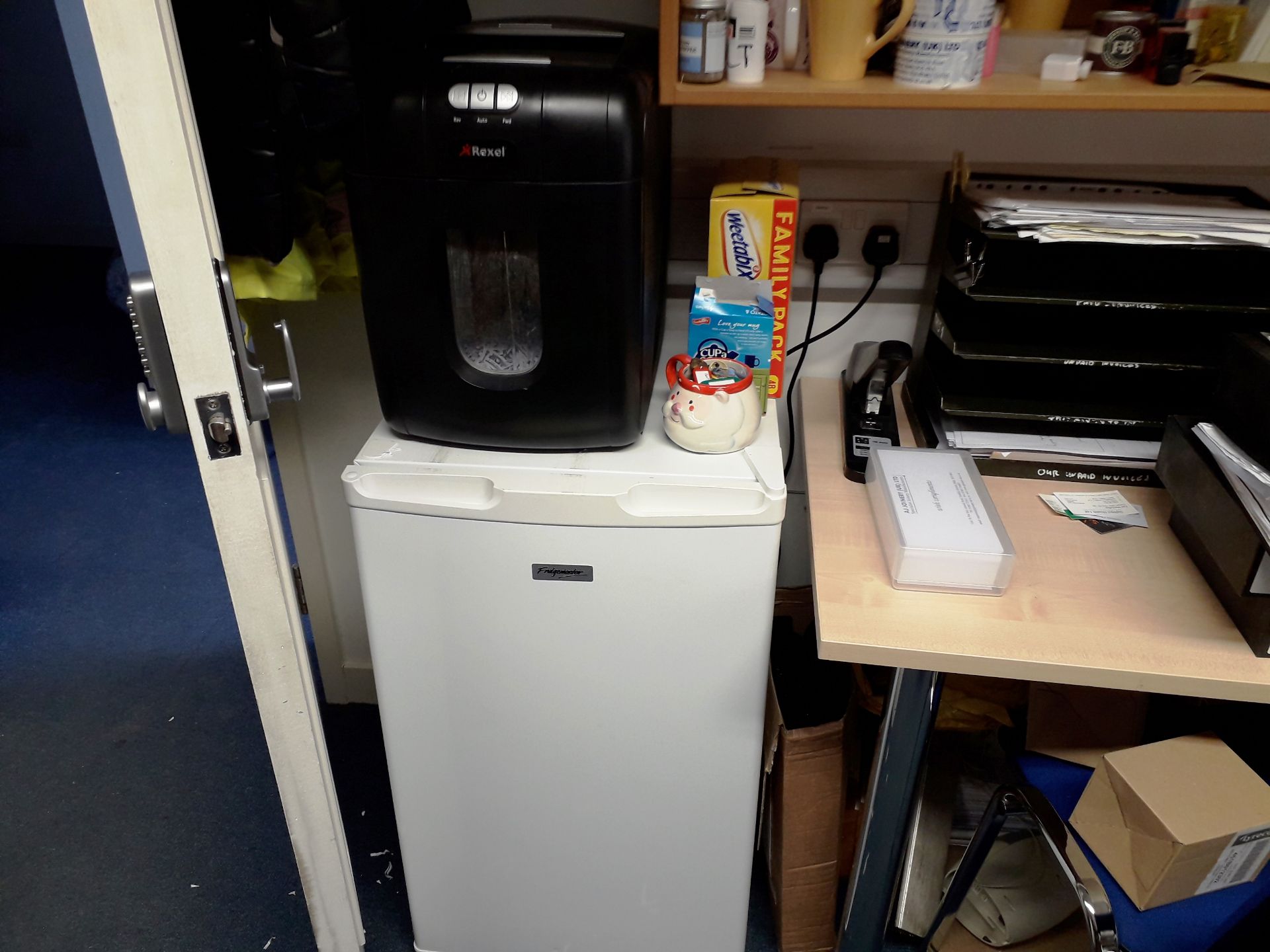 Contents of office, to include; Furniture, Brother Printer, Rexel Paper Shredder & Henry Vacuum ( - Image 3 of 4