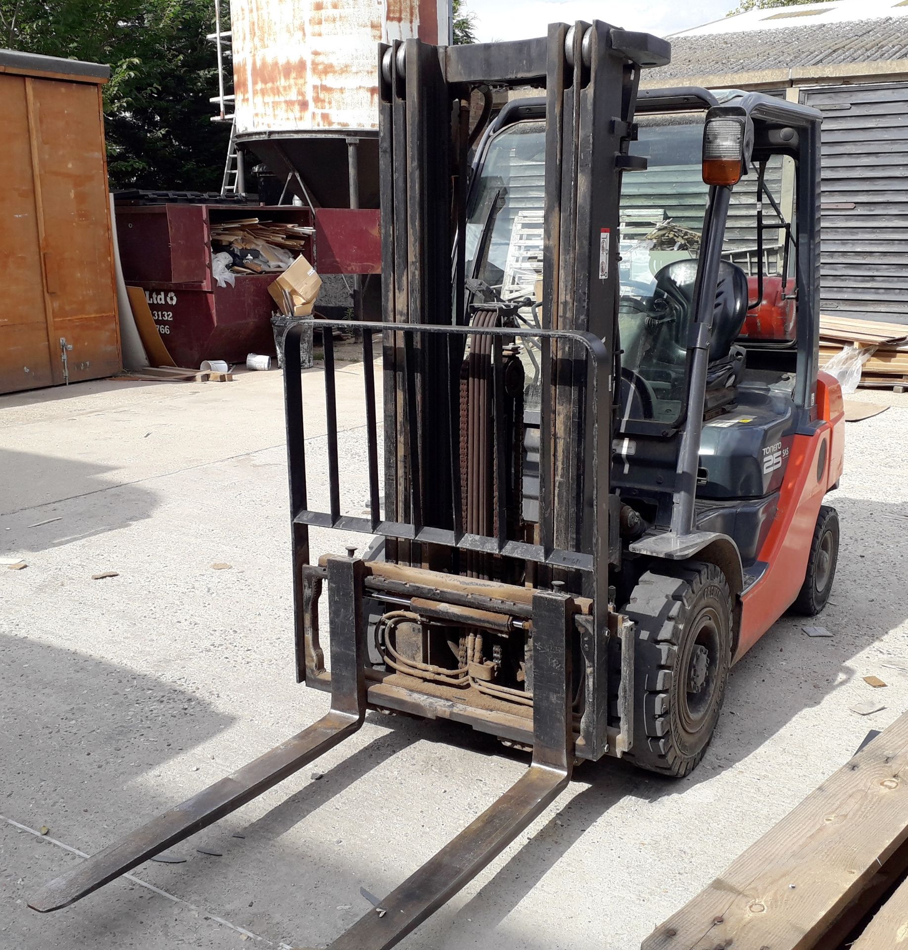 Toyota Tonero 8FG F25 LPG Forklift Truck, 2500kg capacity, approximately 6225 hours, frame number - Image 2 of 6