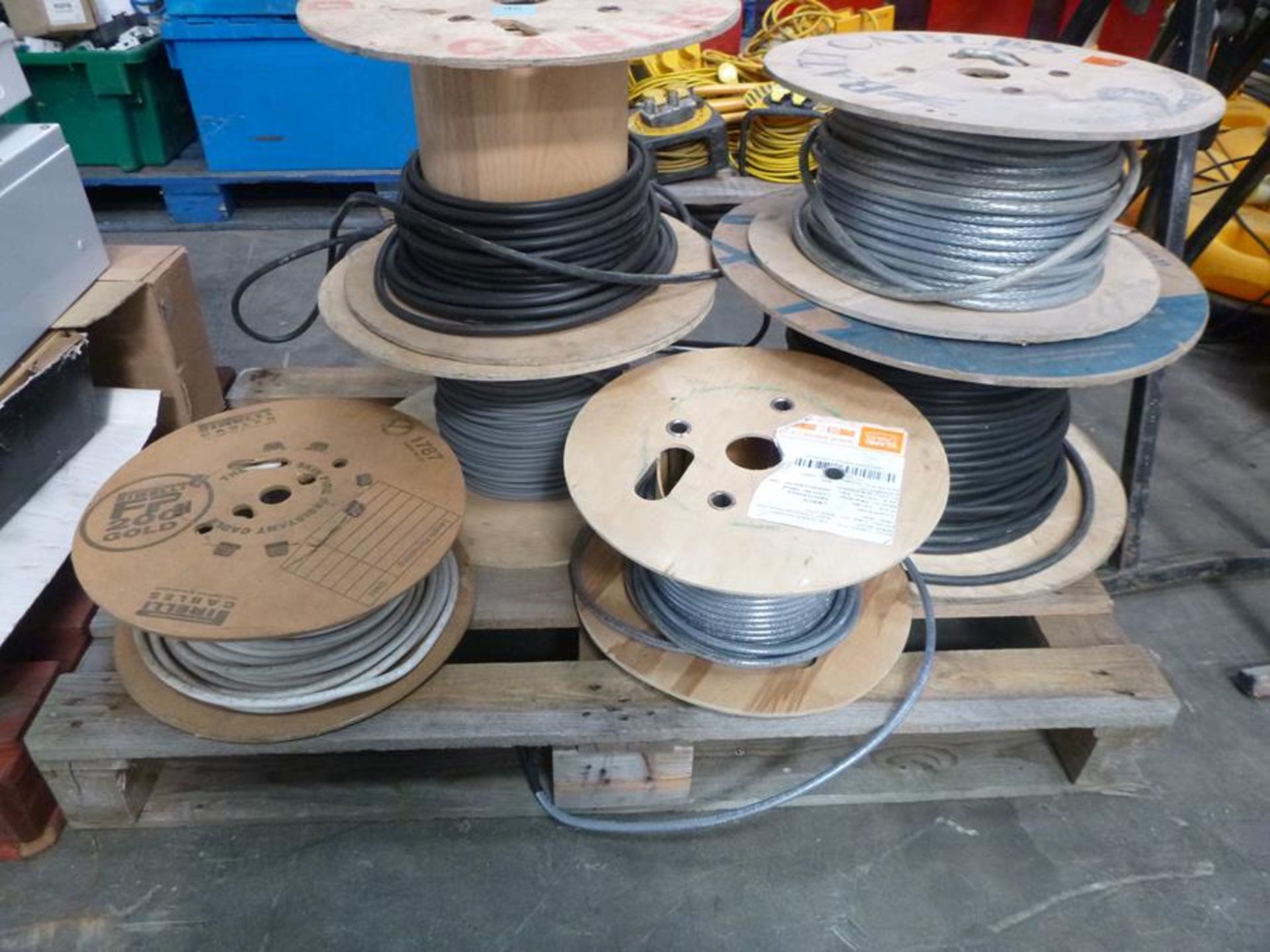 Pallet to contain a selection of various Cabling