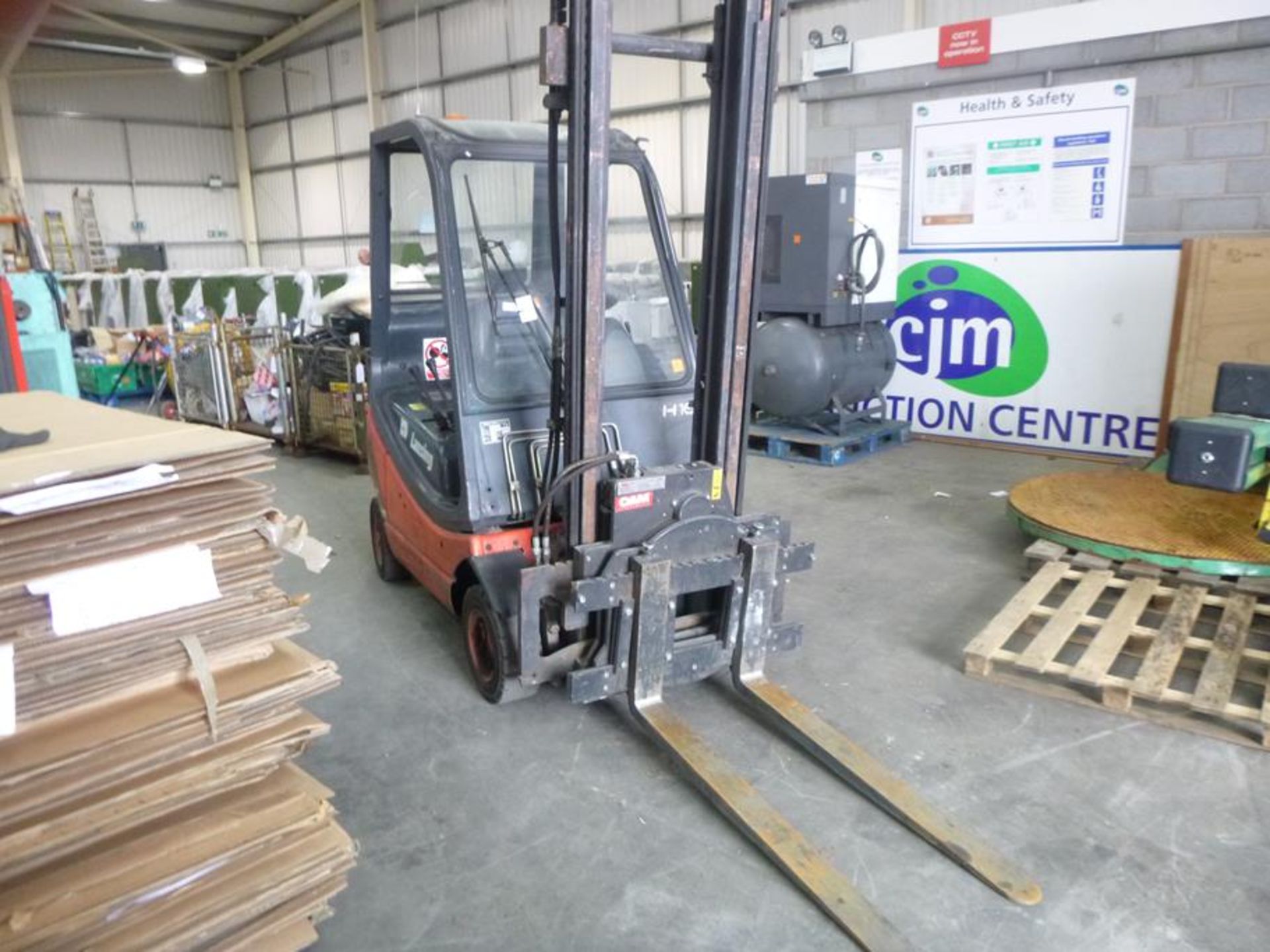 Lansing Linde H16 1600Kg Diesel Forklift with Cam Rotator - Image 3 of 11