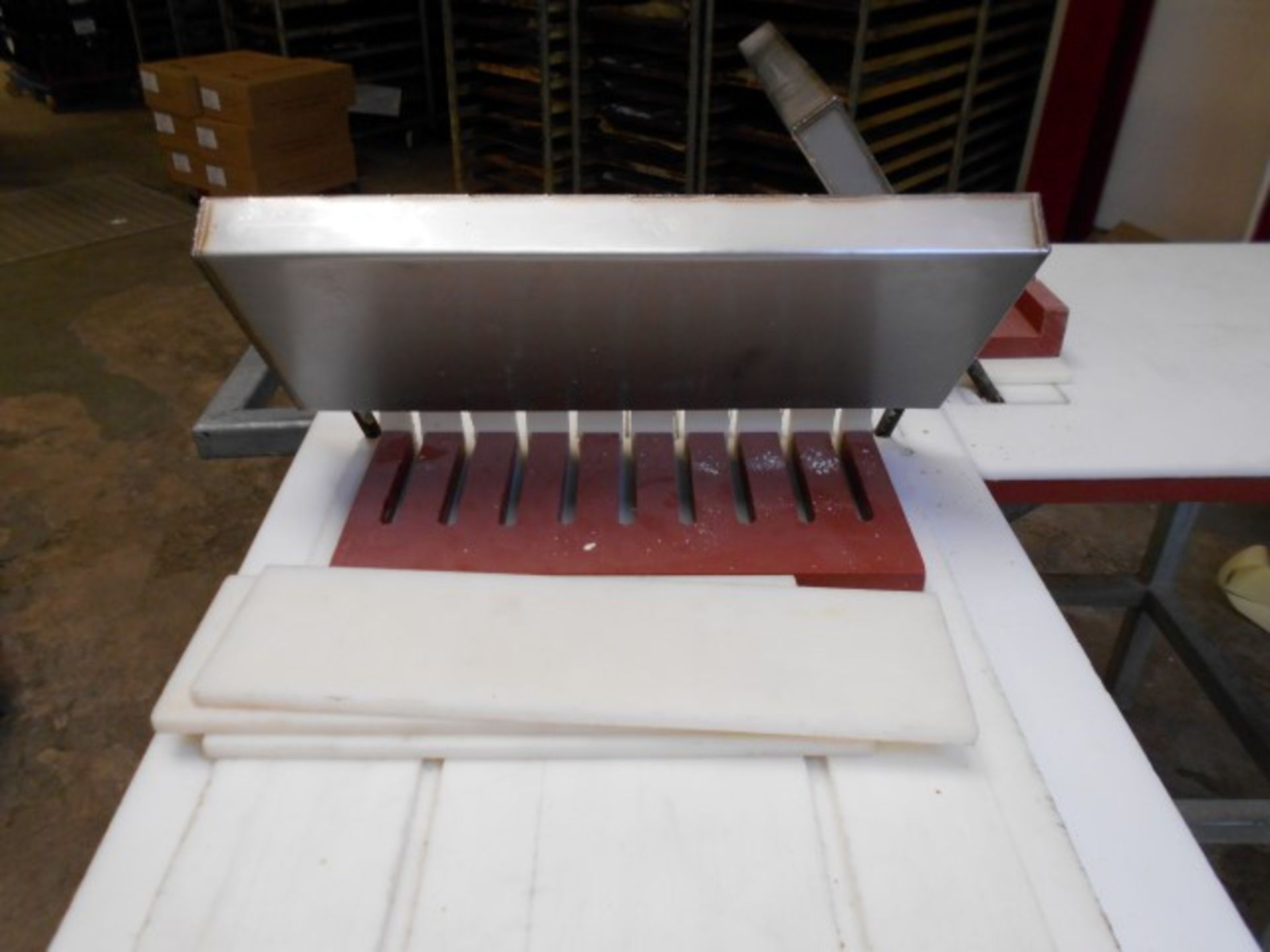 Manual Cake Slicing Table - Image 2 of 3