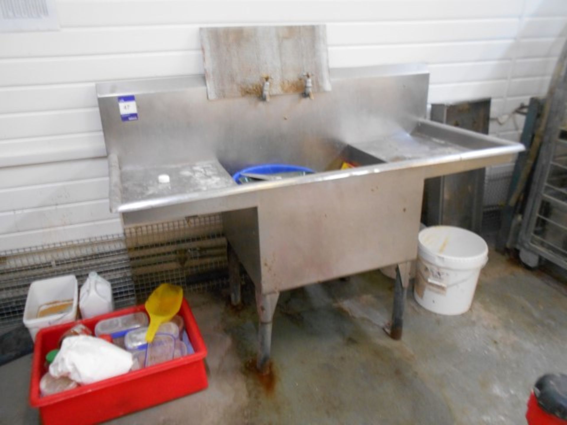 Large Stainless Steel Sink with Double Drainer, Sm