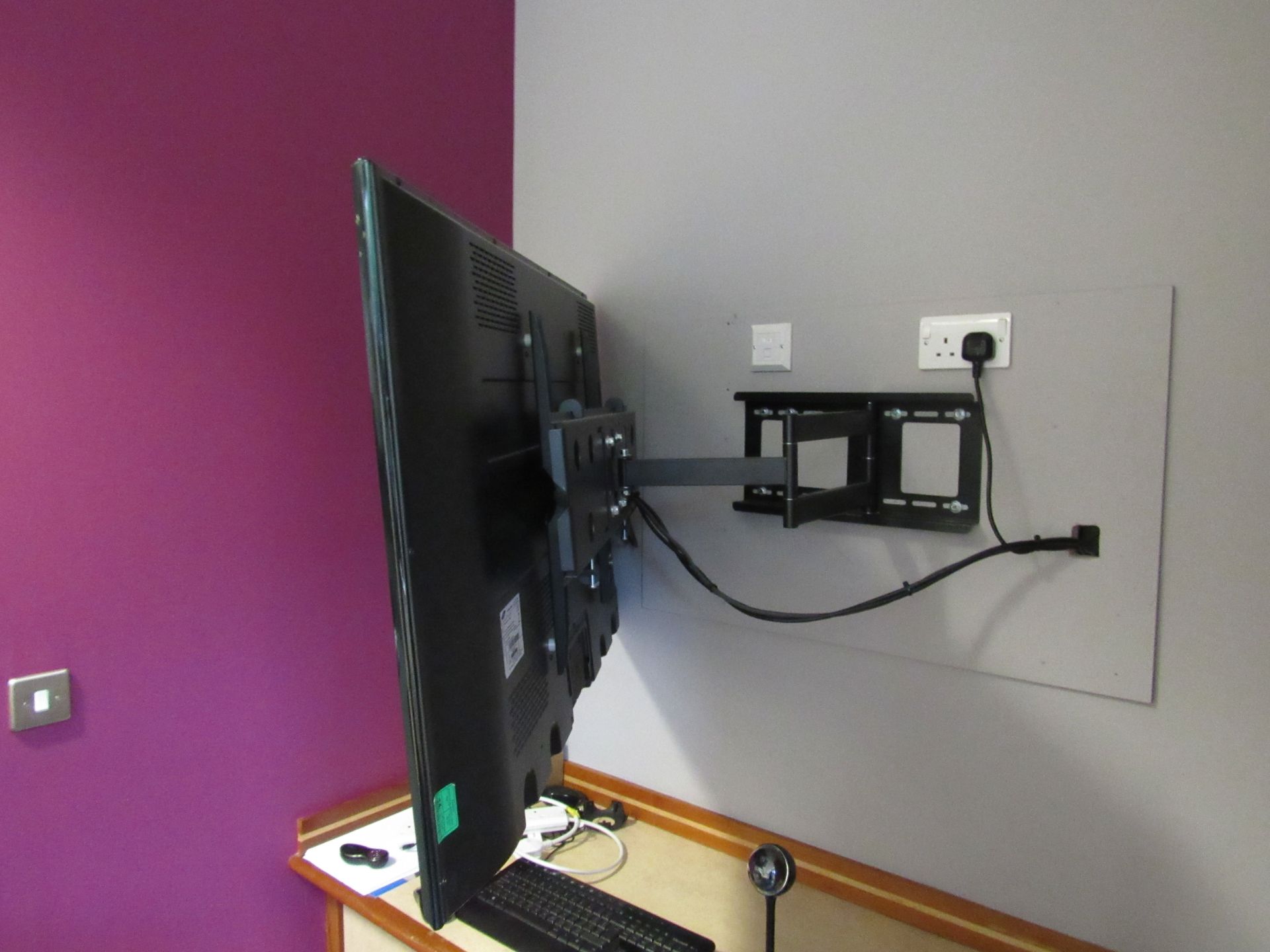 Samsung PS51F4500, 51 Inch Plasma Display with Wall Mount, Logitech Conference Camera and Speakers - Image 6 of 9