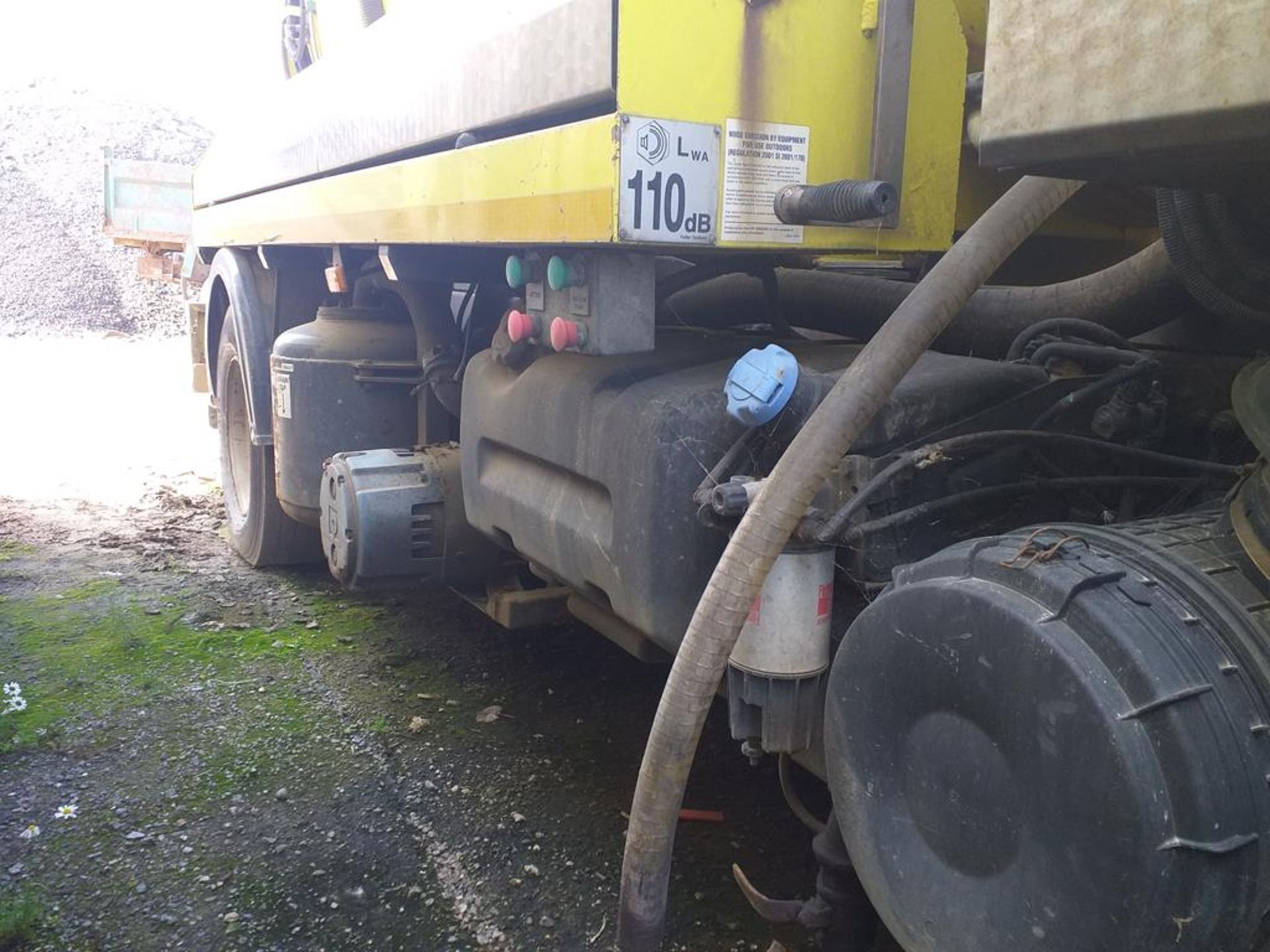 Fuller Gully Tanker on Renualt Midlum Chassis 63956 - Image 12 of 22