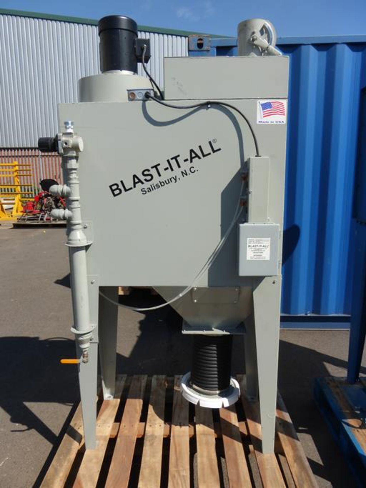 Blast It All Blast Cabinet with M-2 400 CFM DC dust collector - Bild 10 aus 14