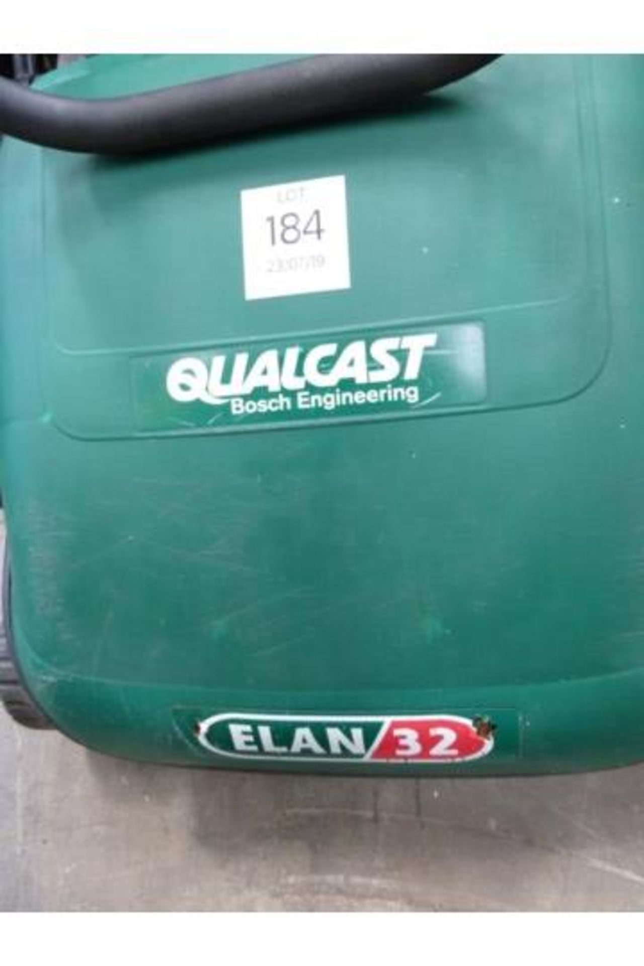 Qualcast ELAN32 12" Cylinder Mower with box - Image 3 of 3