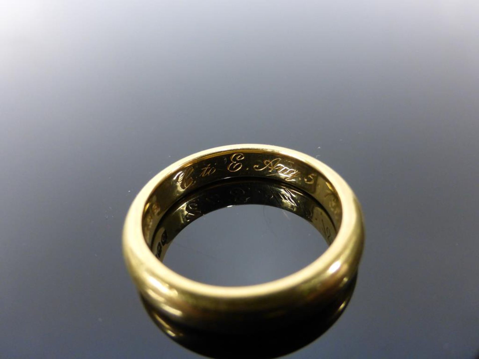 22CT Gold Wedding Ring - Image 4 of 5