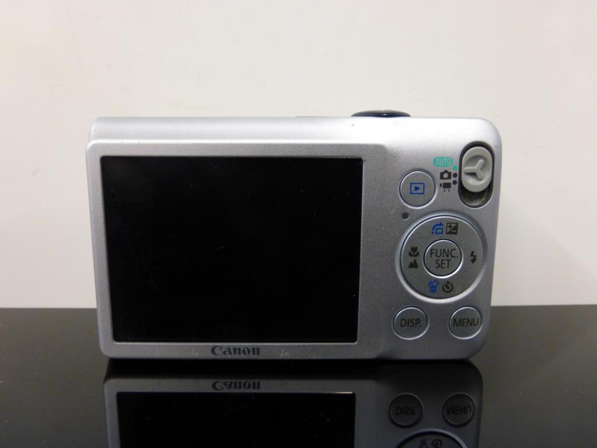 A Canon Ixus 105 Camera - Image 2 of 3