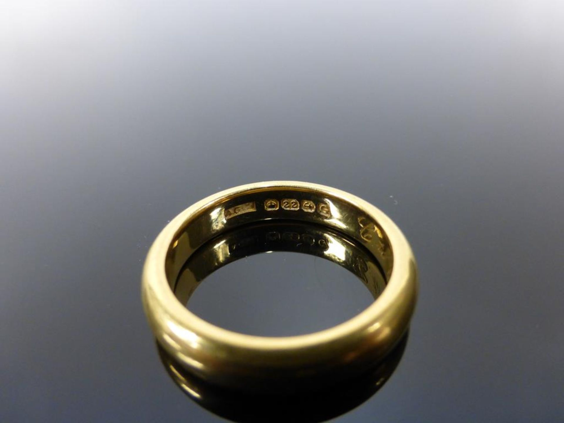 22CT Gold Wedding Ring - Image 3 of 5