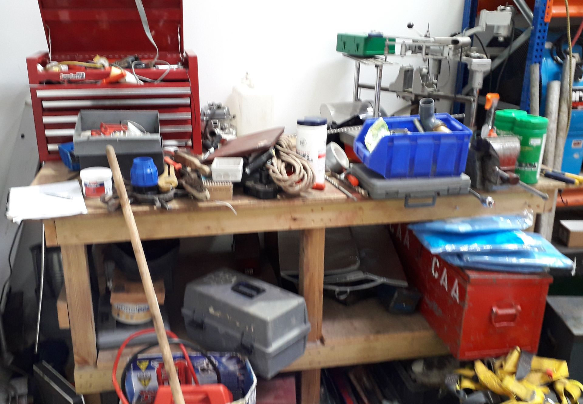 Workbench with Record No. 4 Vice and quantity of tool boxes & contents, loose hand tools - Image 2 of 8