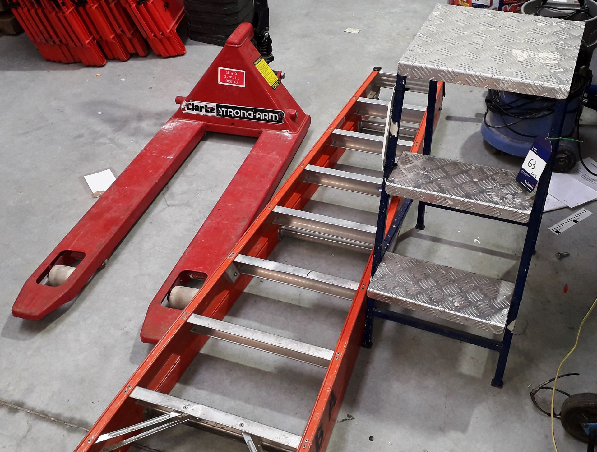 1 x 8 rung trestle ladder, 1 x 3 rung platform, 1 x Clarke strong arm 2000kg hydraulic pallet