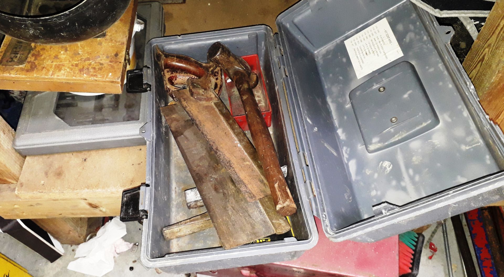 Workbench with Record No. 4 Vice and quantity of tool boxes & contents, loose hand tools - Image 7 of 8