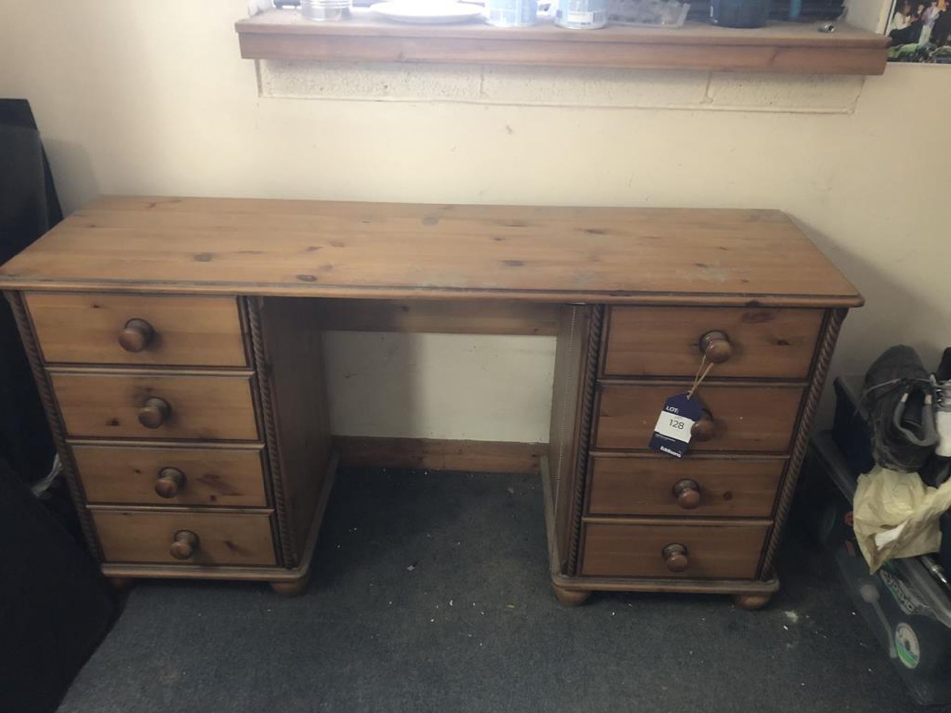 Double Dressing Table