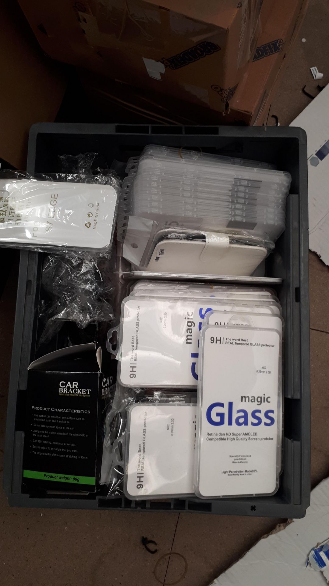 Large Quantity of mobile phone and tablet accessories, advised approximately 30,000 in total, - Image 8 of 18