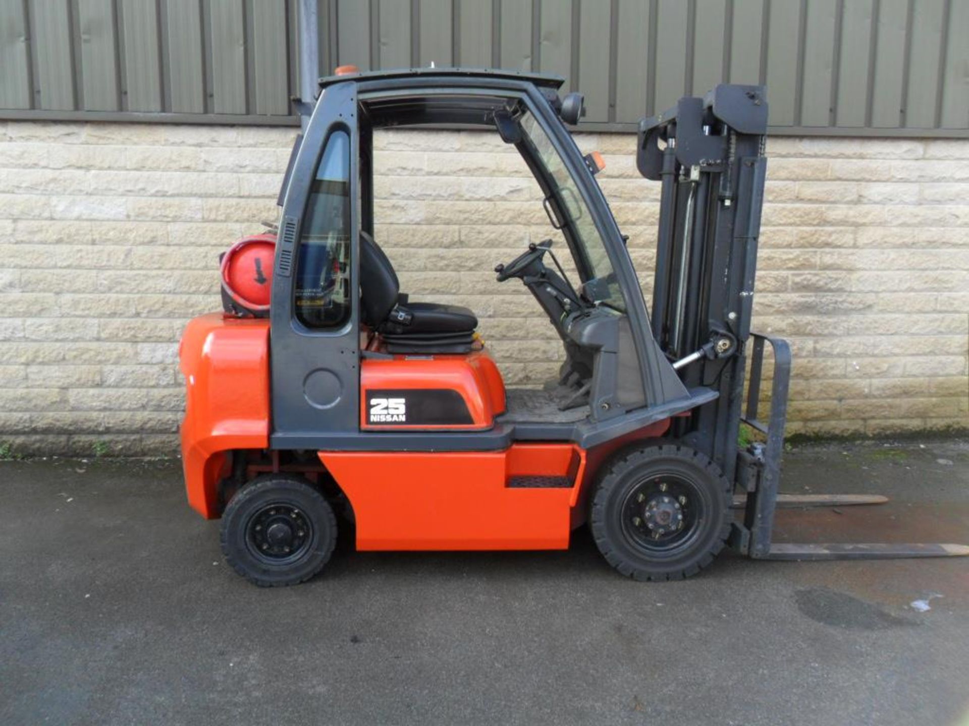 Nissan UDO2A25PQ LPG 2.5T Forklift Truck - Image 7 of 14