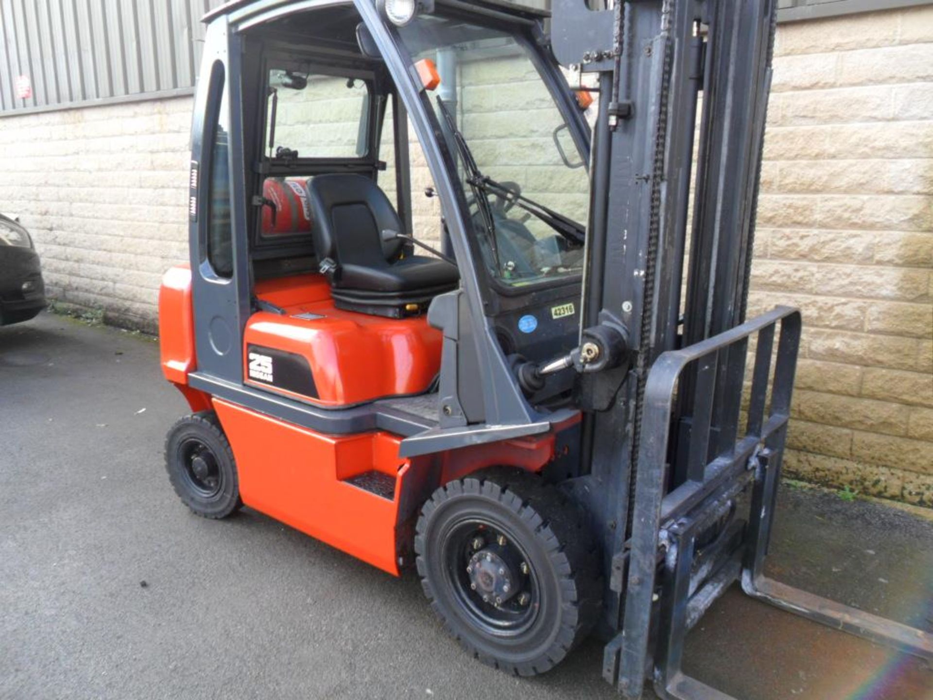 Nissan UDO2A25PQ LPG 2.5T Forklift Truck - Image 9 of 14