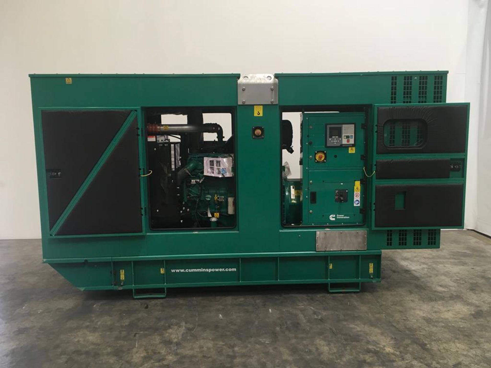 Cummins 220Kva (CD220D5E) Diesel Generator - Image 2 of 11