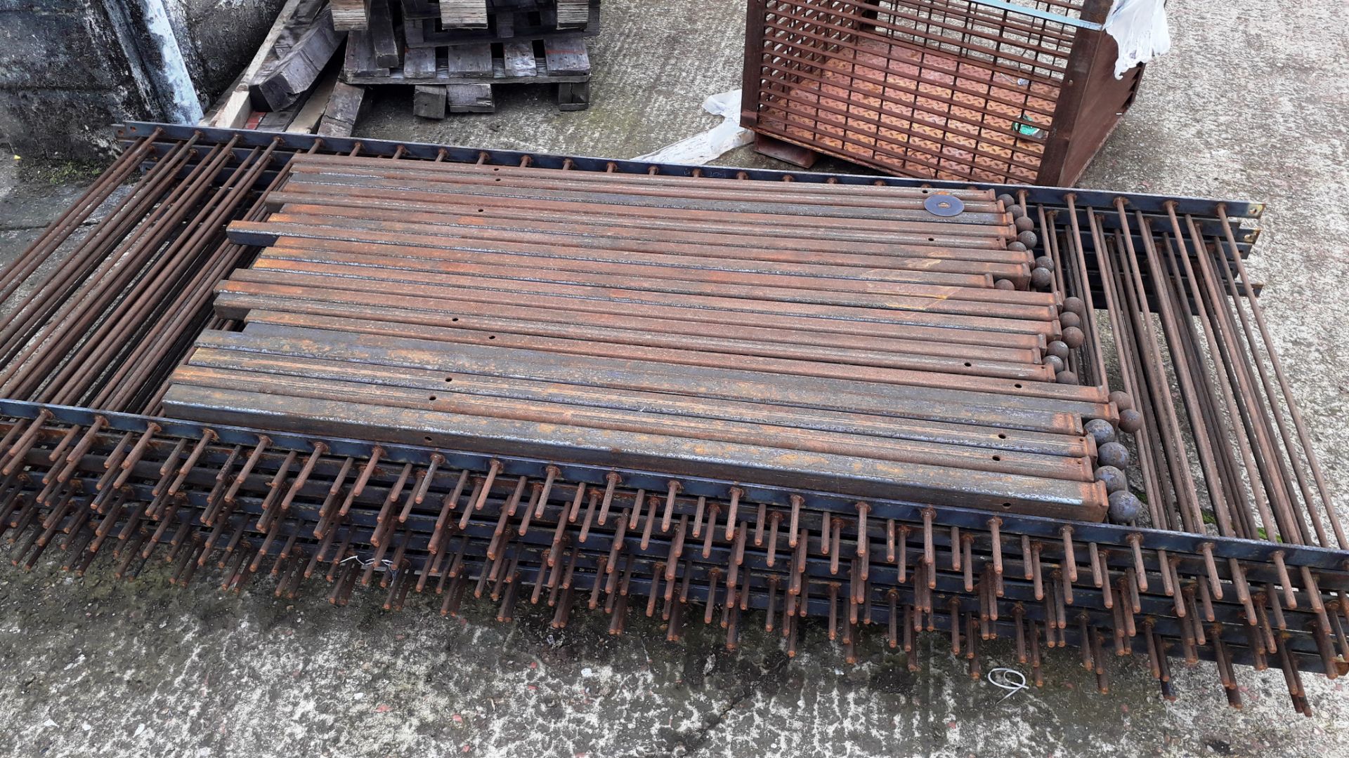 Quantity of Steel Fabricated Architectural Fencing - Image 3 of 3