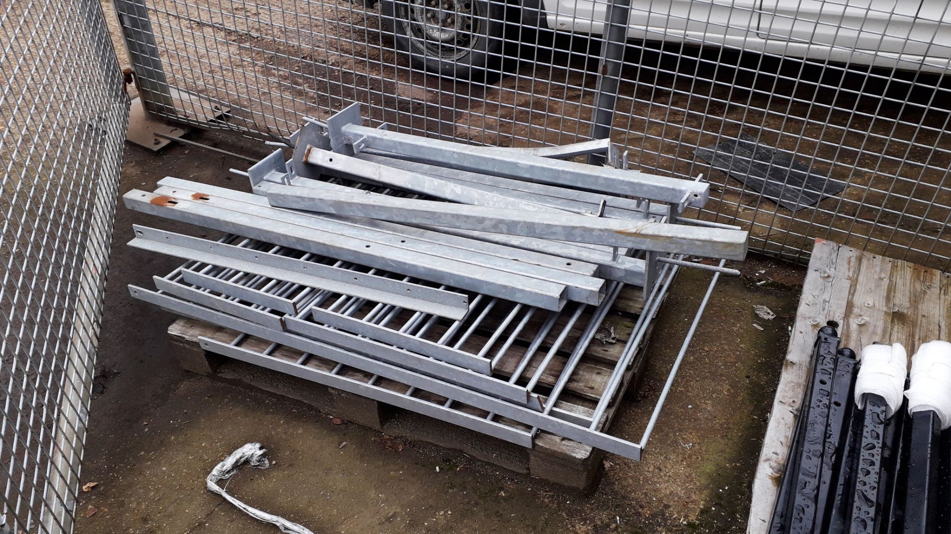 Quantity of Steel Fabricated Architectural Fencing - Image 2 of 3